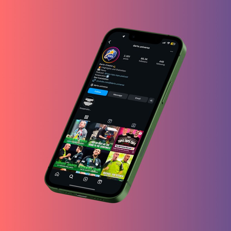 Instagram-Profil von Darts Universe auf einem Smartphone